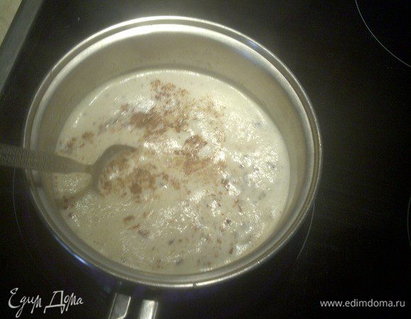 Добавьте все ингредиенты и варите 5 минут, постоянно помешивая.