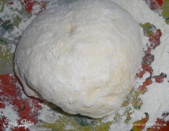 добавить муку и замесить тесто, оставить на подход на 1.5-2 часа