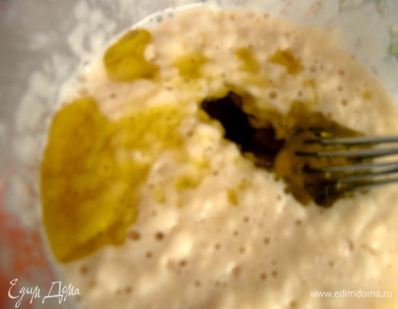 ...и подливая оливковое масло (у меня итальянское муж с рейса привозит)