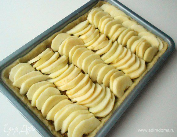 В разогретую до 200*С духовку установить противень на среднем уровне и выпекать примерно 35 мин.