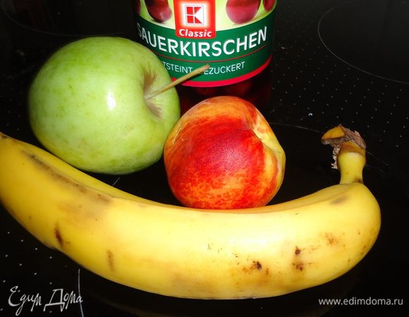 Разогреем духовку до 180 гр. и займемся фруктами.