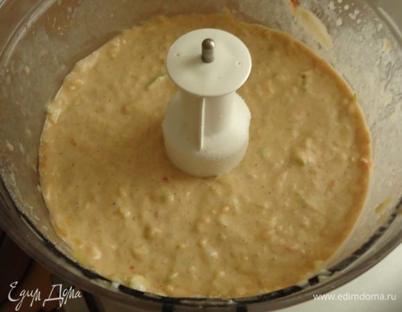 Добавляем фруктовую смесь, еще раз перемешиваем.