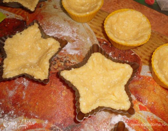 из творожного теста сделать в формах корзиночки-основы и выпекать при т.150 гр. около 15-20 мин чтобы схватилось и немного пропеклось