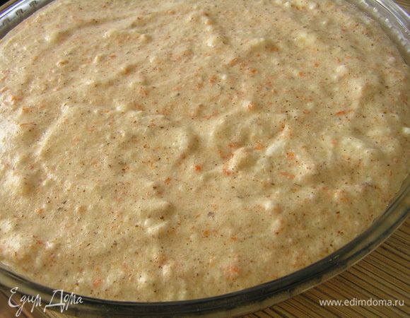 Я выпекала дважды. Первый раз в форме диаметром 18 см - пирог получился около 5 см высотой, второй раз в форме диаметром 24 см и высотой 3 см.