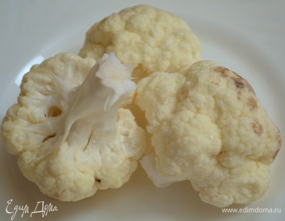 Цветную капусту разобрать на соцветия, помыть.