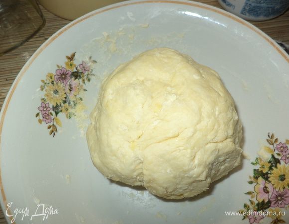 Все перемешать добавить муки,чтобы получилось плотное тесто,положить в мешочек и убрать в холодильник  на 30 мин., можно готовить заранее.