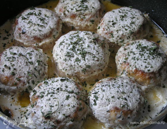 За 2-3 минуты до окончания тушения посыпать мятой.