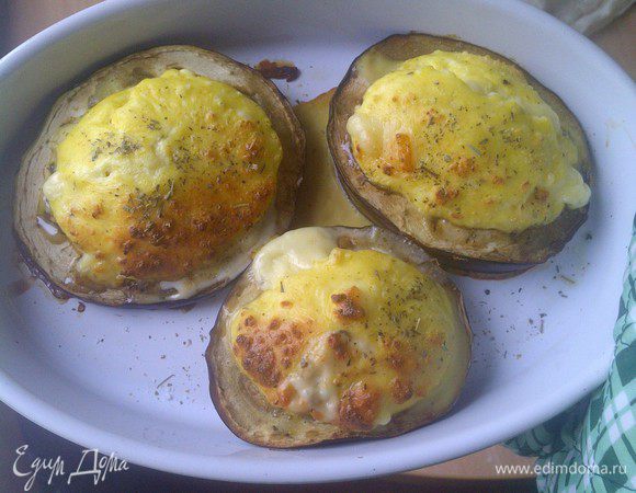 ставим в духовку на 180 градусов, примерно на 20 мин. 
Приятного аппетита! 