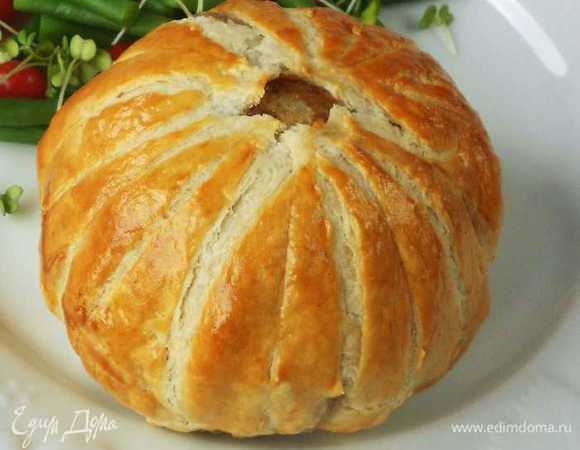 Выпекать около 40 мин или до золотистого цвета и увеличения теста в объёме.

Сервировать с зелёной фасолью. 