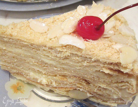 Сметану, маргарин, муку  перетереть руками. 