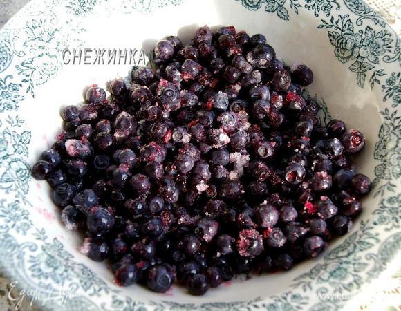 Чернику оставляем размораживаться.
