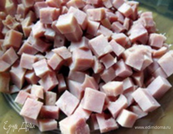 Начинка.
Ветчину нарезать некрупными кубиками,