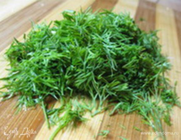 петрушку (или укроп) измельчить. Все перемешать.