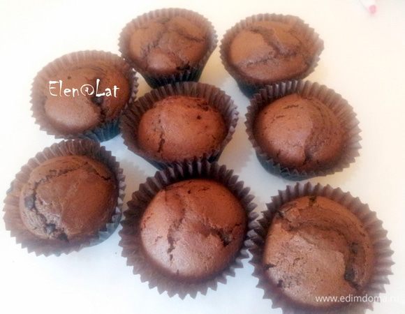 Выпекать при 180С примерно 20-25 минут. 
