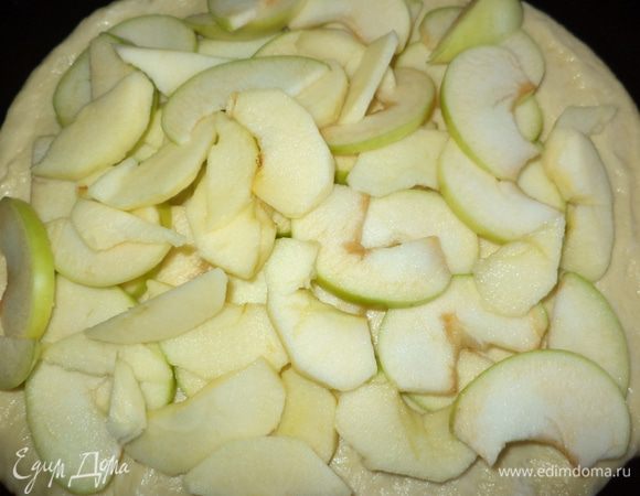 укладываем яблоки