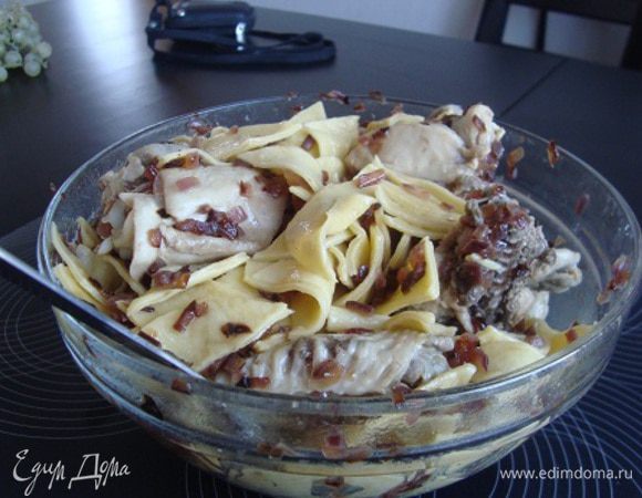 курицу, лук, ромбики перемешиваем в глубокой миске. подаем.
приятного аппетита