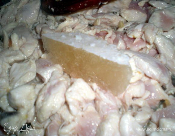 Добавить мясной бульон,у меня был замороженный.