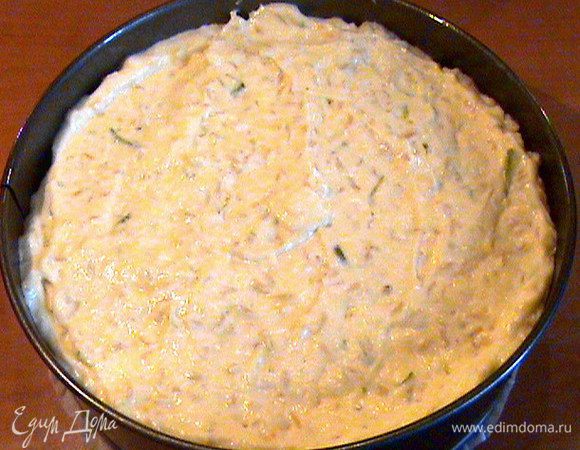 Добавить творог, сок лайма, отваренный рис. Хорошо перемешать.
Белки взбить со щепоткой соли и оставшимся сахаром до пиков и аккуратно ввести в основную массу.

Выложить в форму ( 20-22см.). Бока формы предварительно смазать маслом.

Выпекать  ещё 60мин при температуре 175 градусов.
