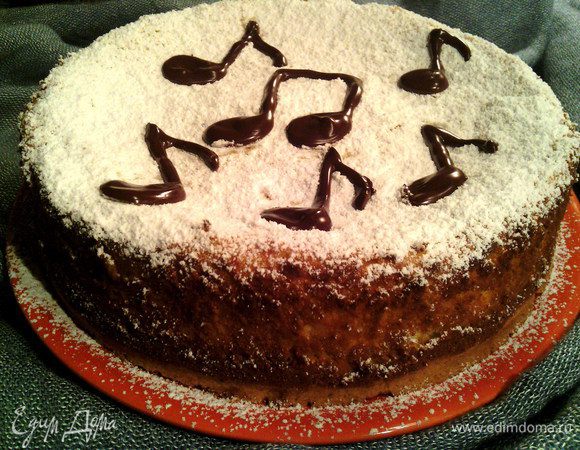 Присыпать сахарной пудрой или украсить по своему желанию. 