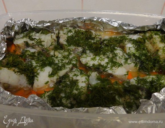 Завернуть края фольги вовнутрь, но не плотно. Готовить в пароварке 30 минут.
Приятного аппетита!