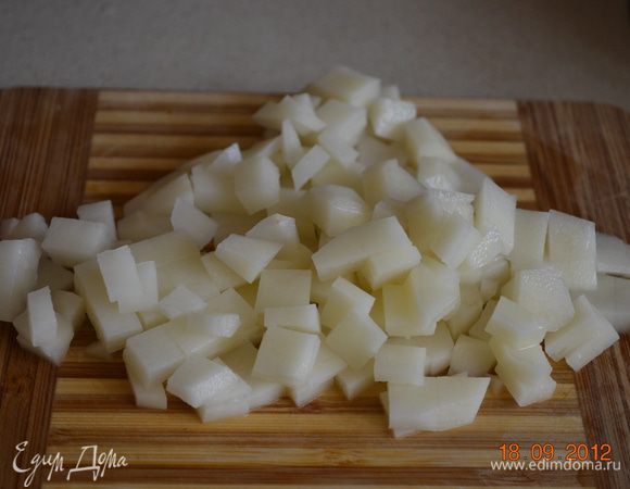 Картофель режим средним кубиком и в горшочек.