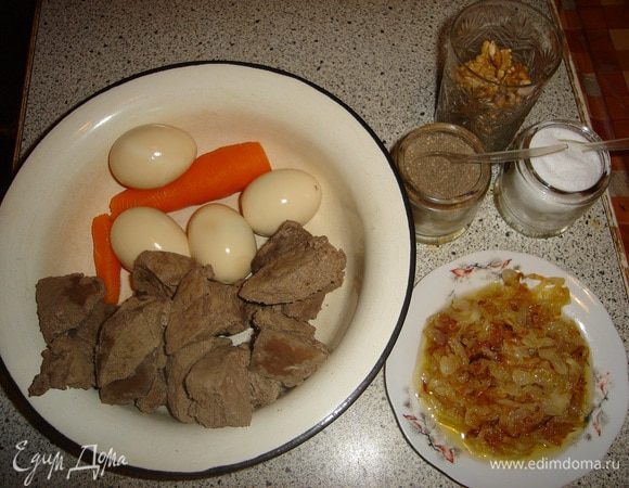 Все ингридиенты готовы.. пропустить все через мясорубку 3 раза