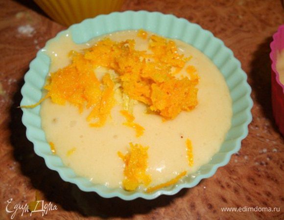 добавить апельсиновую и лимонную цедру натертую на мелкую терку