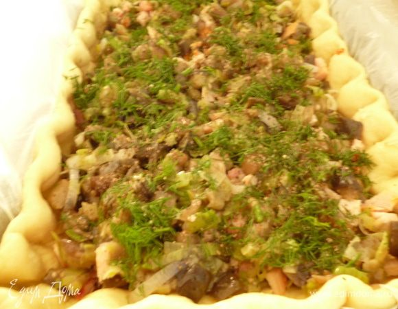 И снова копченая грудка и затем баклажаны,слои посыпаем зеленью,можете добавить ваши любимые травки.