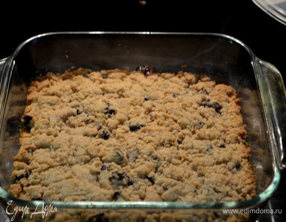 Готовое блюдо достанем из духовки дадим полностью остыть.