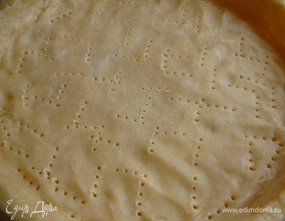 Сделать наколы вилкой и отправить в холодильник на 15 минут. Запечь при 200 градусах в течение 10-15 минут.