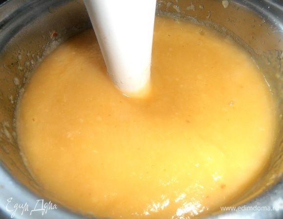 Это так вкусно просто есть ложкой, что я не поленилась снова начистить яблок и повторить для шагов нежное яблочное пюрешко!