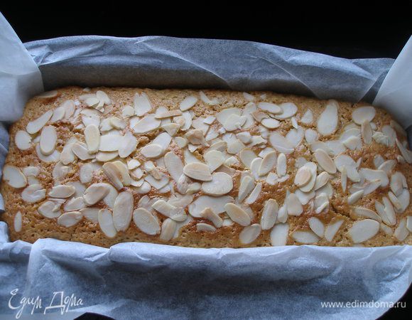 Выпекать в предварительно разогретой до 180С духовке в течение 45-50 мин. Готовность проверить зубочисткой - она ​​должна выходить сухой.