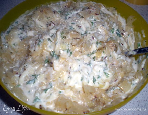 Капусту и яичную смесь соединить.