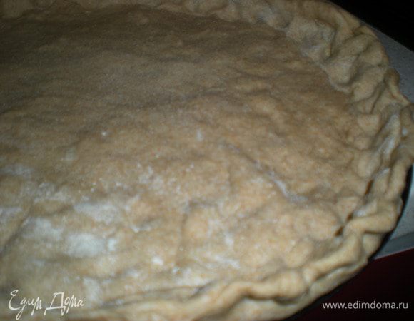 Тесто раскатать,выложить в форму и сделать бортики.