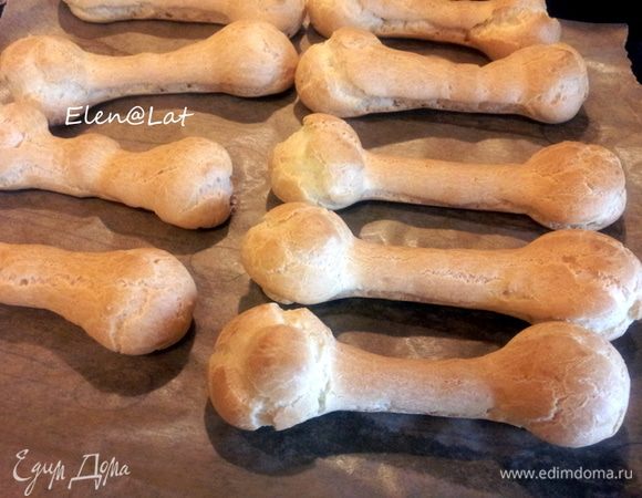 Выпекать 10 минут при 210С а затем еще 20, 30 минут при 180С, они должны хорошо подняться. остудить на решетке.