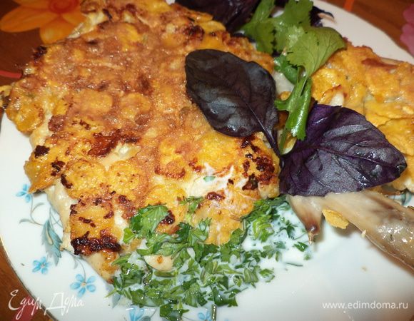 Курочка готова,соус к ней я сделала из домашнего йогурта,соли,чеснока и зелени!Все ужин или обед практически готов! Единственное нужно позаботиться о гарнире!