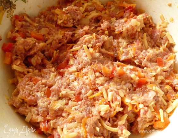 Фарш хорошо перемешать.