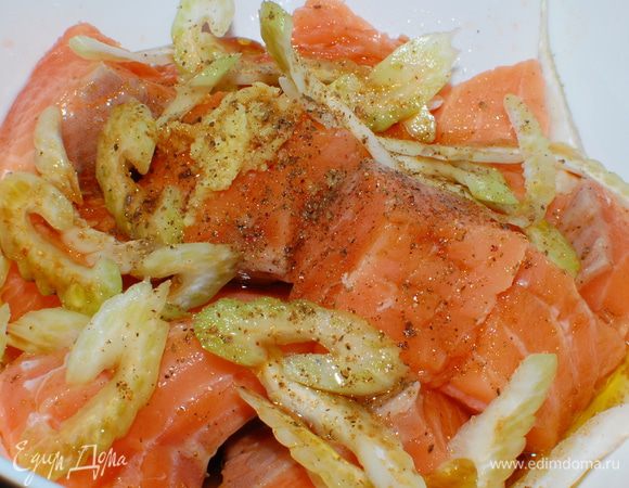 Добавила соевый соус,оливковое масло EV,сок 1 лайма, коричневый сахар,поперчила,
