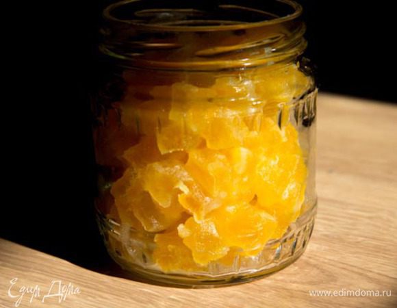 Цукаты можно разложить на сетке и дать подсохнуть, а можно просто сложить в банку и закрыть крышкой. При втором варианте цукаты будут более влажные.