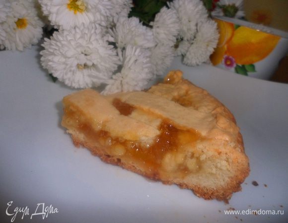 Пирог поставить в духовку, разогретую до 200 градусов на 30-40 минут. Готовому пирогу дать остыть и можно нарезать на порции. Приятного чаепития!!!