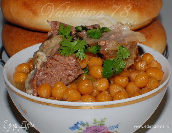 Подаем в глубоких тарелках,со свежей зеленью кинзы.
Все  !Приятного аппетита!