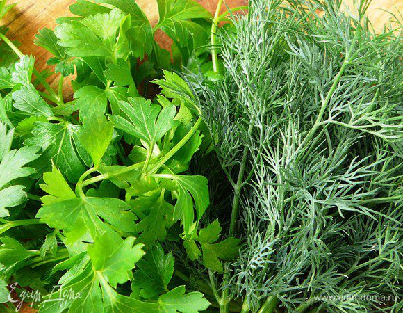 Зелень помыть и обсушить.