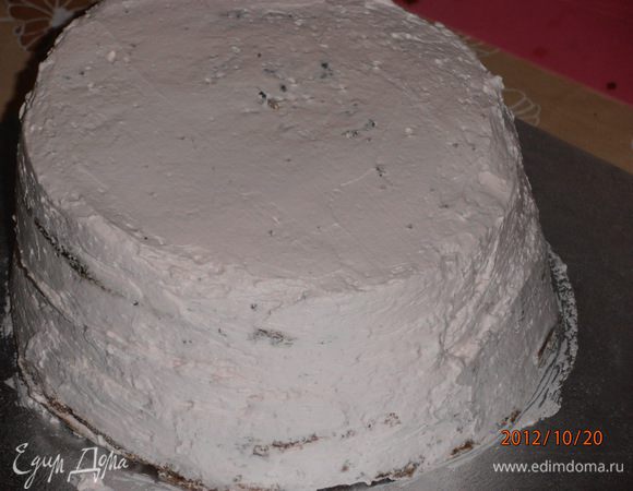 Можно украсить просто орехами и шоколадом. А можно и немного понаряднее... Приятного вам чаепития.!!! А я пошла в гости!!!