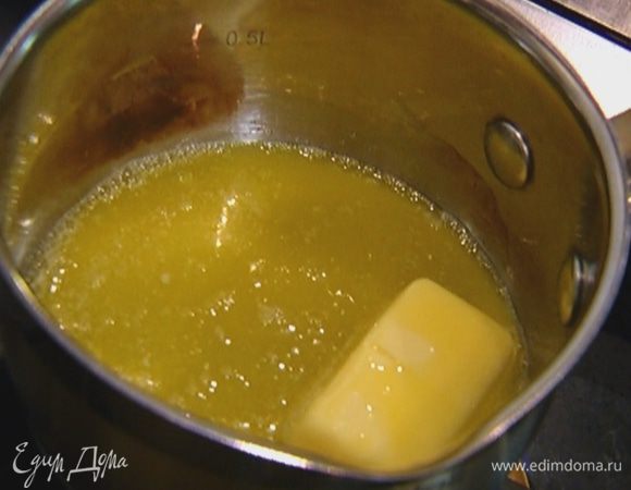 Сливочное масло растопить.