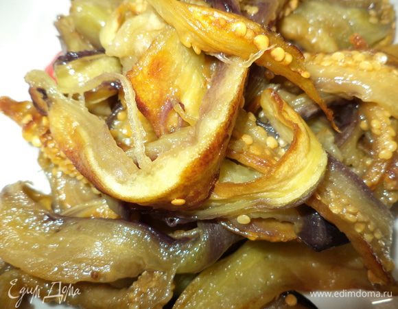 мне показалось, что у  осенних баклажанов жестковата шкурка и я ее решила снять.