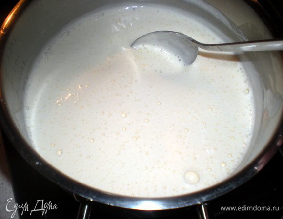 
Вылить обратно в кастрюлю и и довести до кипения. Постоянно помешивать.