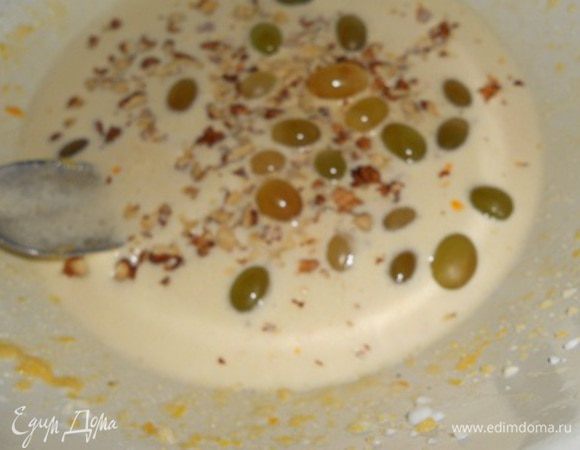 добавить две горсти винограда