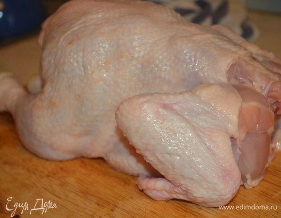 курицу помыть, натереть солью и перцепт со всех сторон и внутри