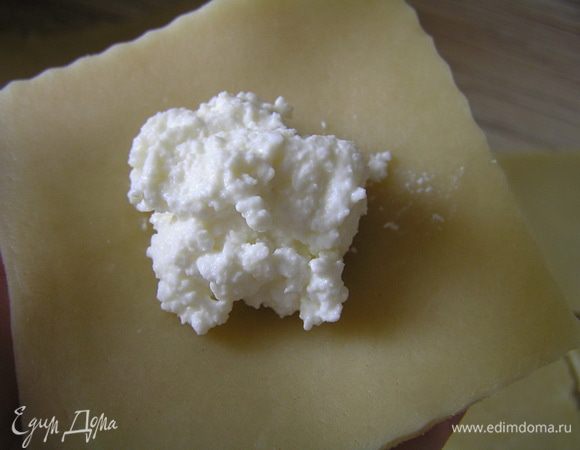 На каждый квадрат выложить начинку, 