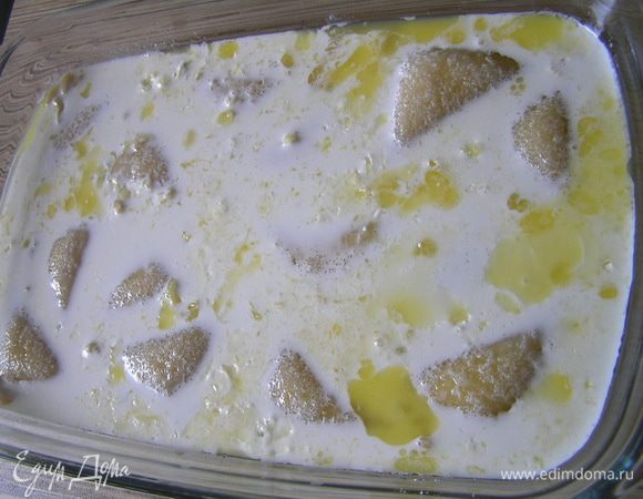 залить сливками.